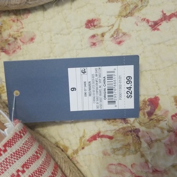 Summer Slides NWT - Picture 3 of 8